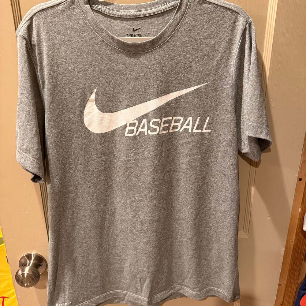 Pre-Loved Nike Dri-Fit Baseball Shirt Large Gray